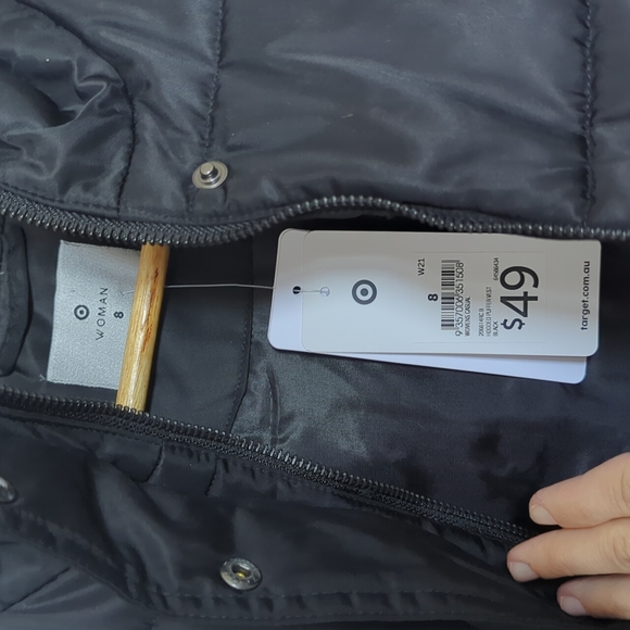 Target BNWT black puffer vest size 8 (no hood) - Picture 3 of 5